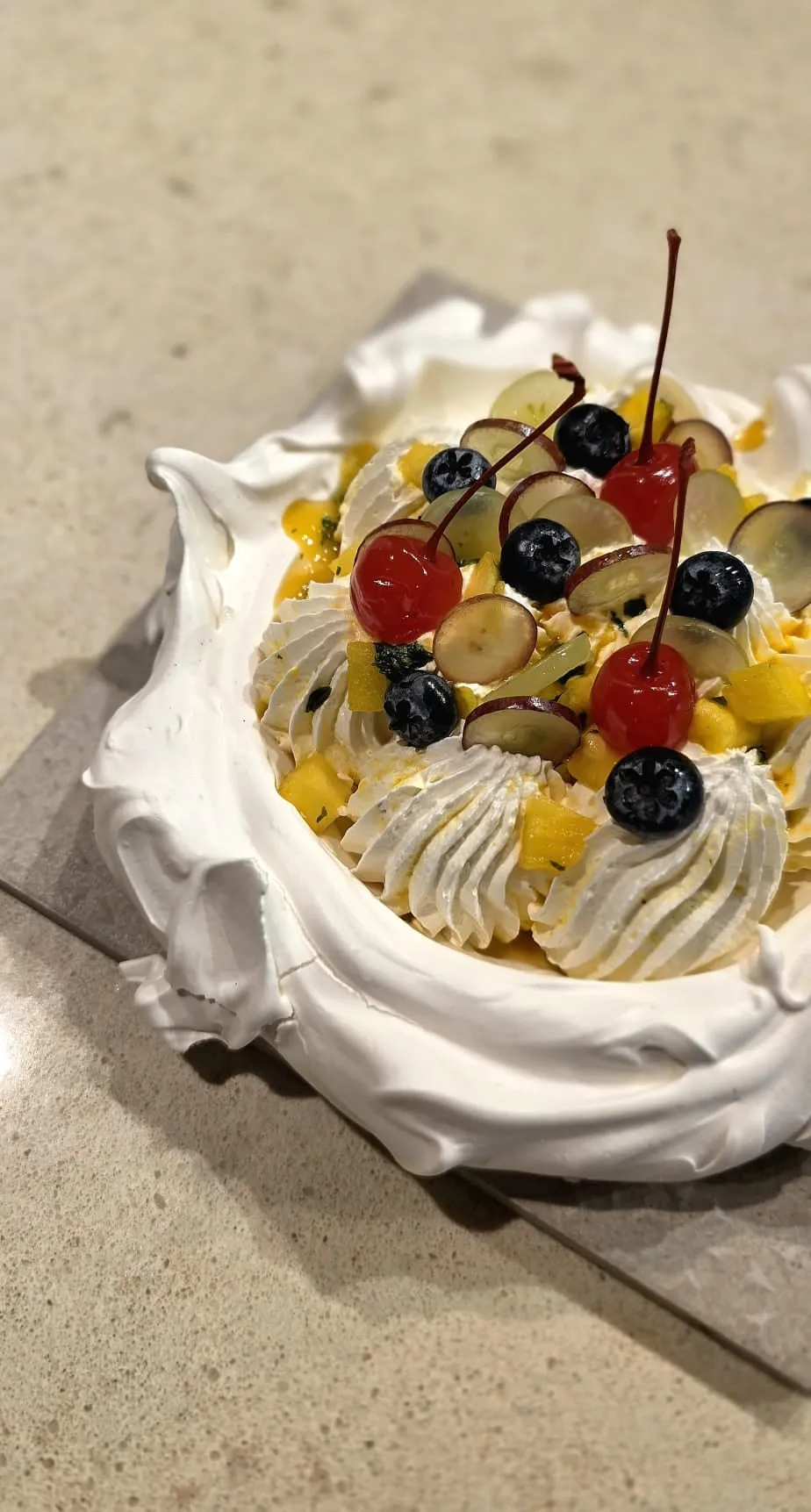 Pavlova with fresh fruit