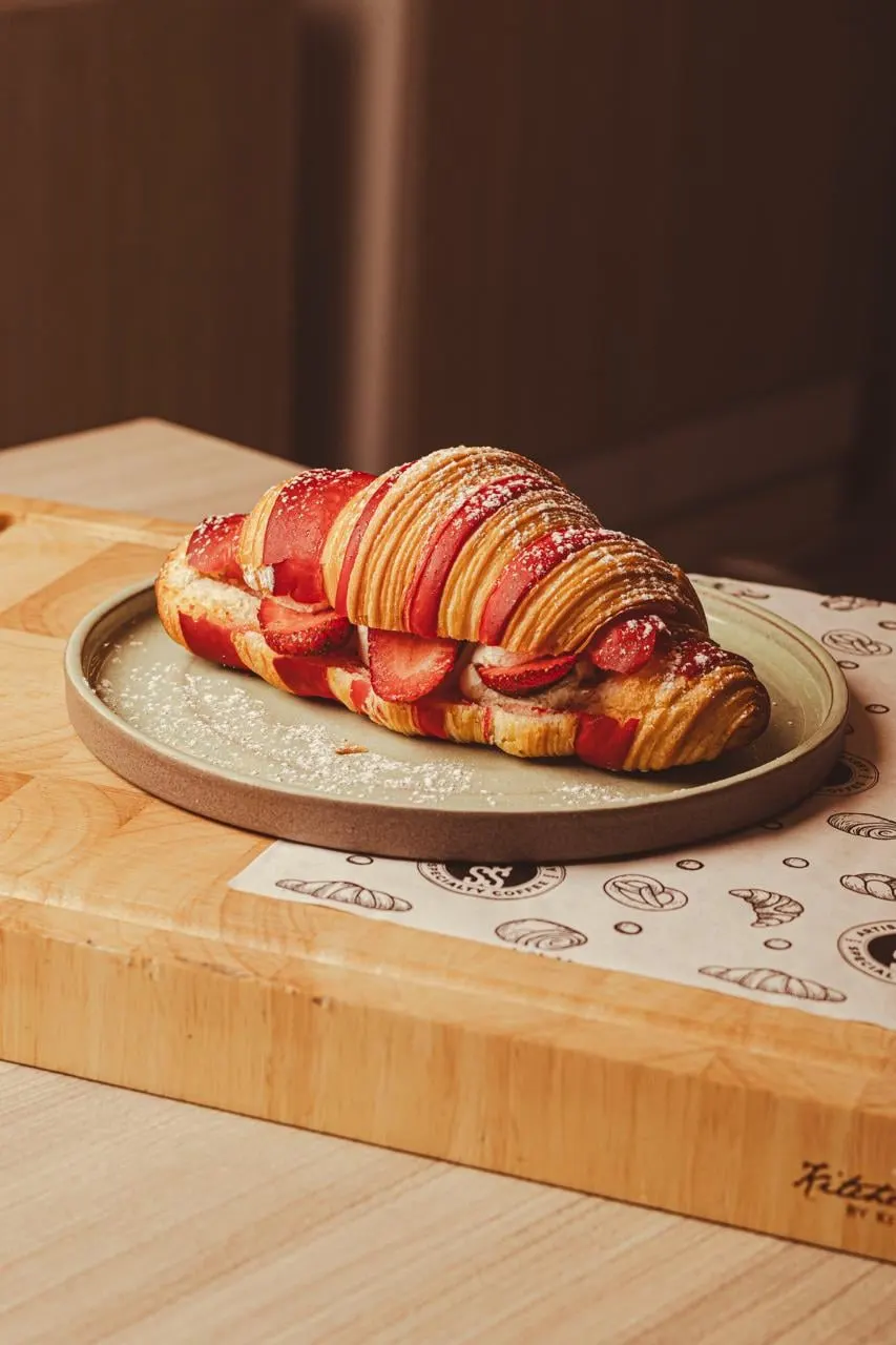 Strawberry & cream croissant